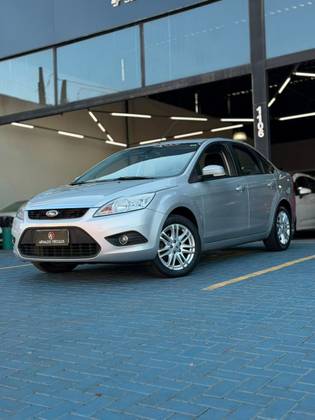 FORD FOCUS 2.0 GLX 16V FLEX 4P AUTOMÁTICO FORD FOCUS 2.0 GLX 16V FLEX 4P AUTOMÁTICO